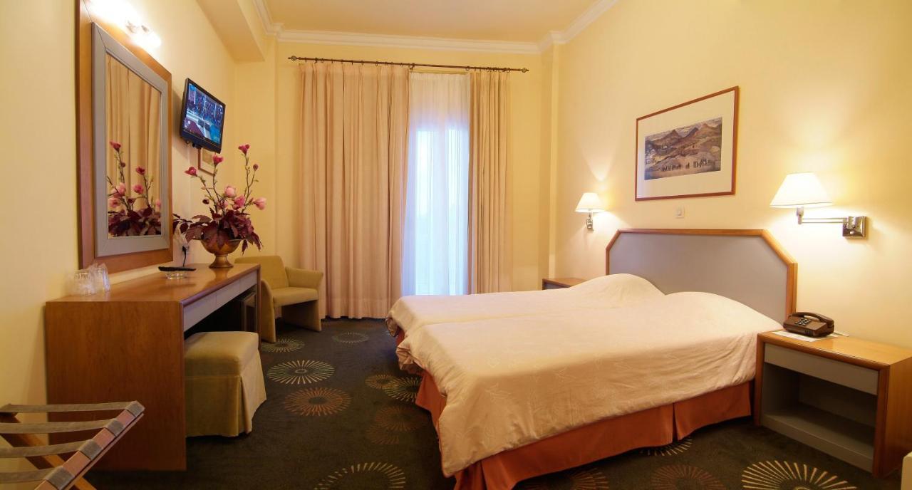 Hotel Kalafati Itea Habitación foto
